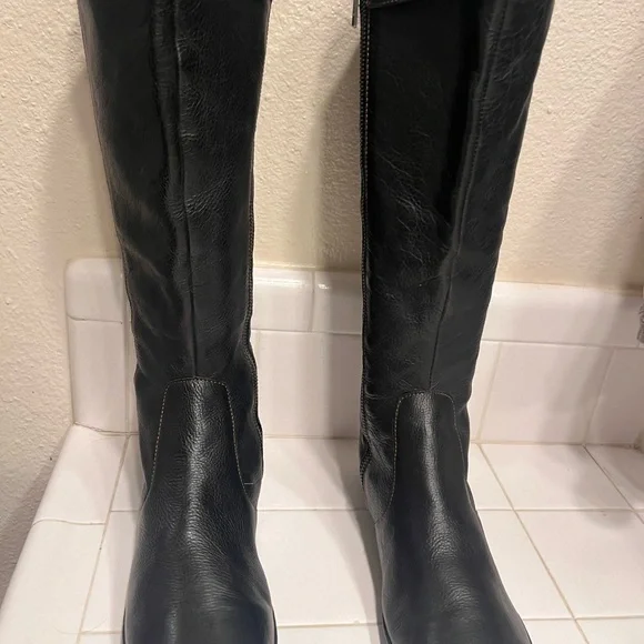 BORN Black Leather Boots - Picture 6 of 12